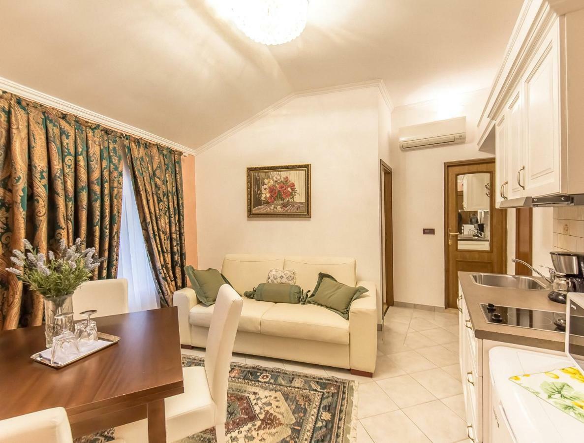 Villa Hasi Poreč Eksteriør bilde